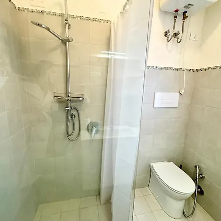 Bilocale A 300mt Dalla La Cinta Apartment *