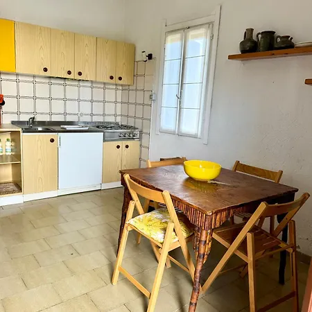 Bilocale A 300mt Dalla La Cinta *